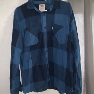 Levi flannel, probably never worn or once, in very good conditions.